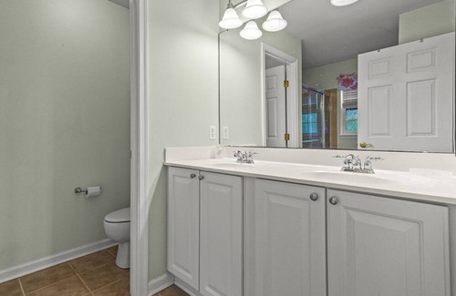 Captain's Cove House | The Hideaway - serene location w/ pool & fitness!