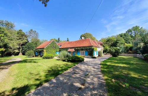 Roffey House | Home - Champs du Moulin - Séjour à Roffey