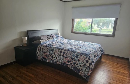 Chipping Norton House | Relax at Chipping Norton Entire 3 bedroom home