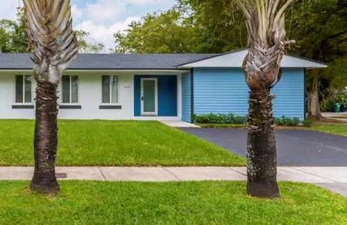 Pinecrest House | Pinecrest Home Newly updated. Best location.