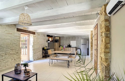 Frayssinet-le-Gelat House | Bienvenue au Gîte Capucine Pour 2 Personnes. Animaux de Compagnie Acceptés !