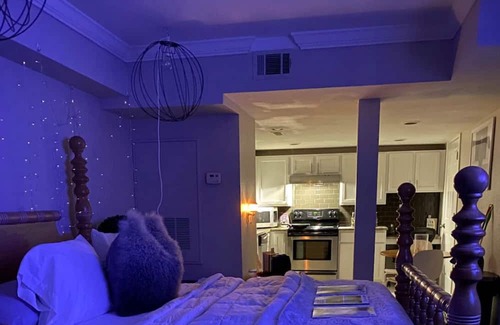 North Brookhaven Apartment | "Cozy Accessible 1 Bedroom Retreat with Patio in Brookhaven"