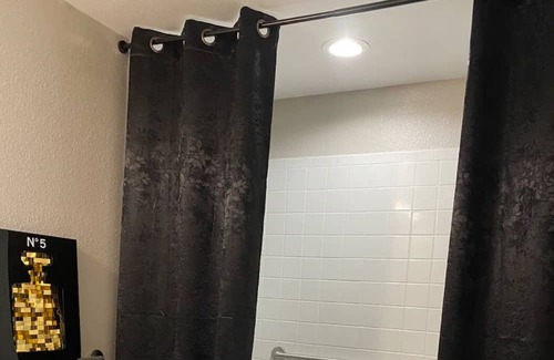 North Brookhaven Apartment | "Cozy Accessible 1 Bedroom Retreat with Patio in Brookhaven"