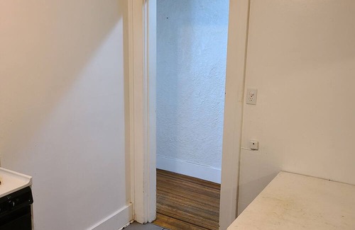 Fairview Apartment | Convenient Studio Apartment in Fairview