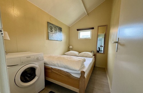 Tzummarum Cabin | Charming Holiday Home Maridu Wadden Cabin in the Heart of Friesland