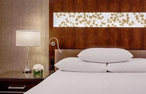 Chinatown Apartment | King Room Near Metro Center station WDC