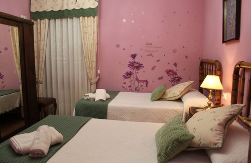 La Pola de Gordon House | Holiday Home 'La Cuadra 2' with Mountain View, Shared Terrace and Wi-Fi
