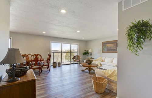 Shell Knob House | Walking distance to swim beach, boat launch, marina & restaurant! Space for 9!
