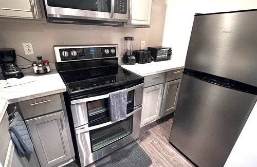 Irving Cottage | Mini casa /Bbq/Jardin Privado/Toyota Music F/Airport DFW/bicicletas