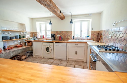 Montreal Villa | Luxury house with pool close to the airport