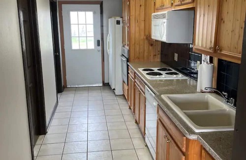 Yantis House | Bass and Crappie Haven. 2-bedroom house on famous Lake Fork.