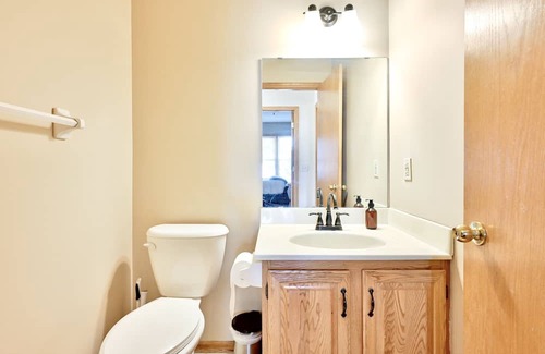 Woodbury House | Spacious Private Retreat Near Minneapolis & River!