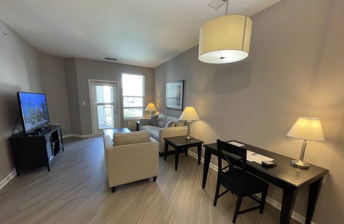 Polaris Apartment | HOT Spot! Polaris! Great for interns and business travelers!