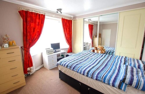 Norwich House | 3 Beds Sleeps 8 House Near California Cliffs Park
