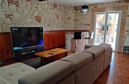 Caraman House | Grande Maison a la Campagne sur Grand Terrain Avec Grande Piscine