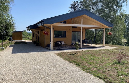 Pierrefontaine-les-Varans Ski Chalet | Magnifique Chalet Tout Confort Avec vue sur la Nature Dans un Endroit Très Calme