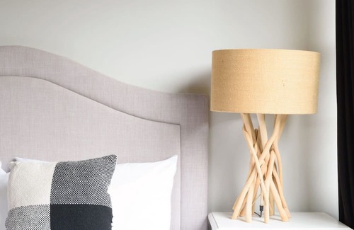 Daylesford House | Splinters Cottage, right on Lake Daylesford