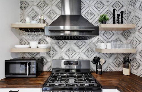 Terrell Heights House | Cozy 4-bedroom 2 King, 2 Queen- 10 min from SAT