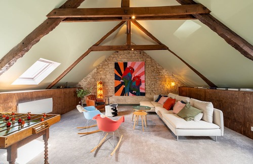 Locmalo House | Holiday Home 'La Grande Maison' with Shared Terrace and Wi-Fi