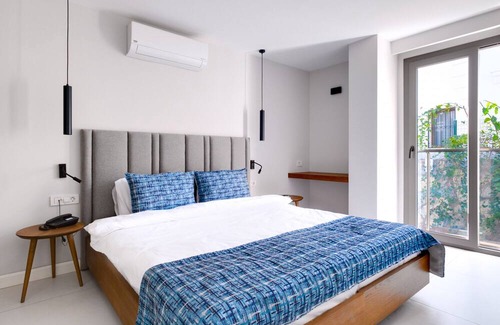 Bodrum City Center Apartment | Residence with Balcony Shared Pool 5 min to Beach