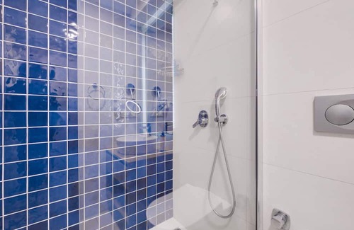Bodrum City Center Apartment | Residence with Balcony Shared Pool Near Beach