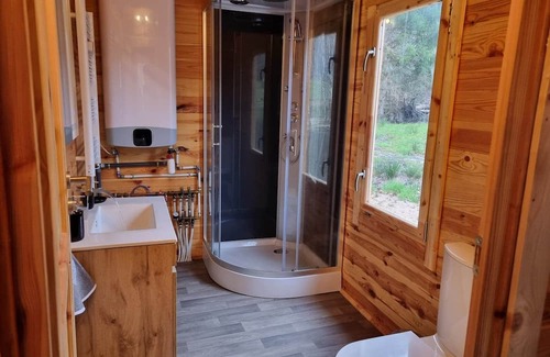 Saint-Martin-du-Puy Ski Chalet | Lacustre, Cabane Pilotis sur L'eau un Hébergement Insolite au lac de Chaumeçon