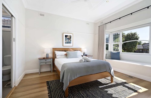 Essendon North House | Essendon Gem Bungalow 4BR
