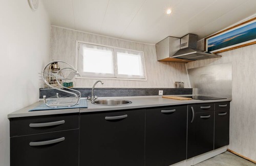 Bassins a Flot Boat Rental | Boat 'Péniche Destinée' with Balcony, Wi-Fi and Air Conditioning