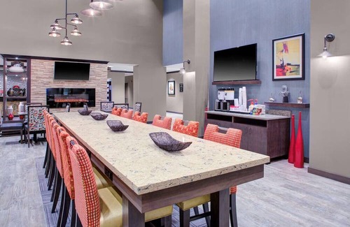 Columbus House | Family-Friendly Suite | Free Parking & Free Breakfast | Minutes from Downtown