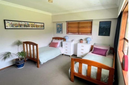 Tauranga House | Nature’s Edge - 200m from Hospital