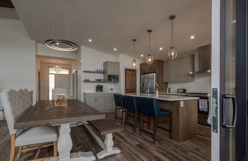 East Kootenay Cottage | Lake Front Koocanusa Oasis with Private Beach and Dock