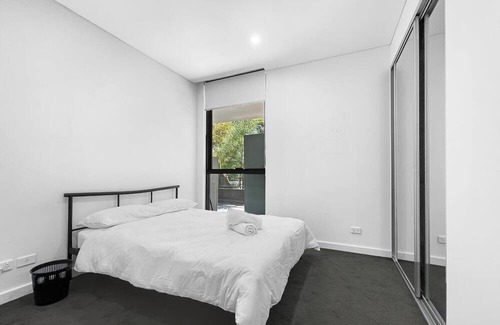 Botany Apartment | MetaWise⏐Botany⏐Cozy 2 Bedroom Oasis w Parking