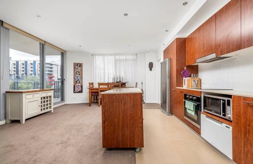 City West Apartment | London Circuit - City Hideaway