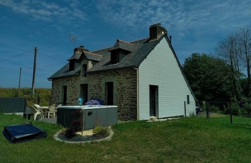 Saint-Guen House | Charmante Maison au Calme Avec Jaccuzzi