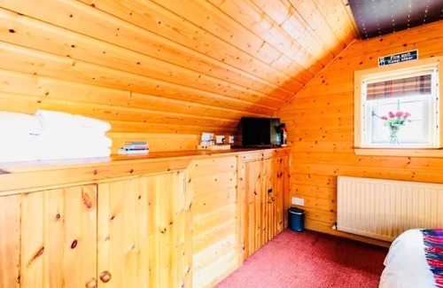Central Aberdeen Cottage | The Old Coal Shed, Quirky, Unique, Historic, Romantic, Cosy , By The Beach