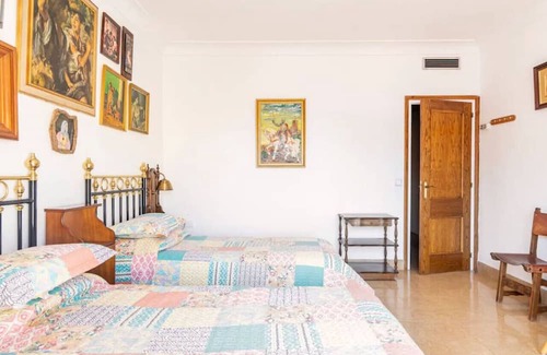 Figueres Apartment | Charming Vintage 2BR Catalan Duplex Figueres City
