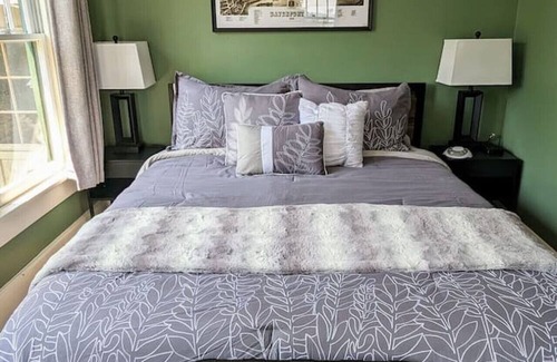 Davenport House | ~Eclectic~Modern Davenport Suite