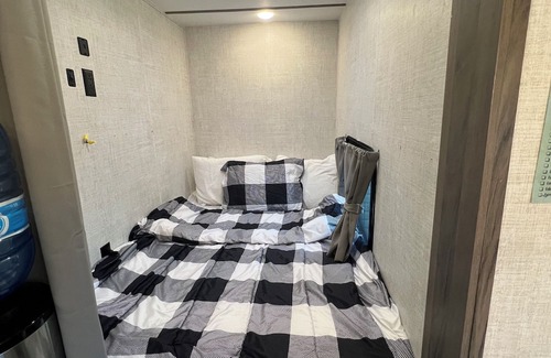 Bridgeview House | 2022 New Luxury Modern Trailer/RV BnB