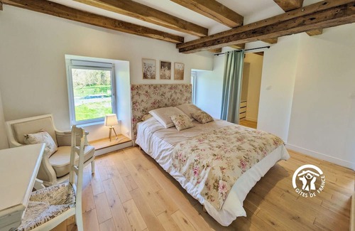 Entrammes Cottage | Gite Entrammes, 5 bedrooms, 10 persons