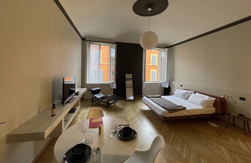 Old Town Apartment | Duomo 12 , nel Centro di Modena