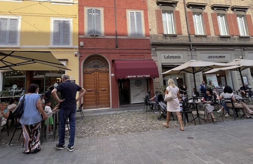 Old Town Apartment | Duomo 12 , nel Centro di Modena