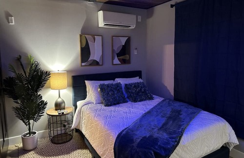 Federal Hill Apartment | Federal Hill Gem Close to Ravens Stadium and Camden Yards