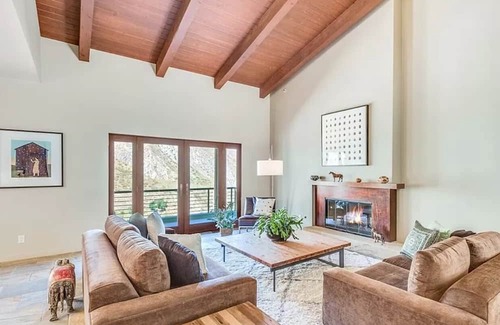 Tujunga House | Extraordinary Gated Compound - Forested Hillsides