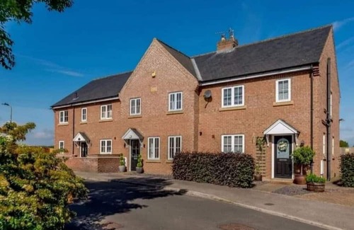 Kirby Misperton House | The Cosy Haven w/hottub near Flamingo Land