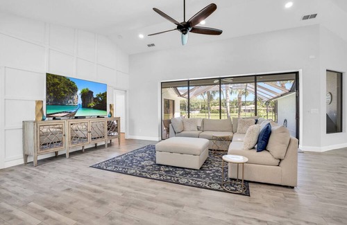 Willoughby Acres House | Enjoy all that Naples has to offer. Convenient access to everything you need.