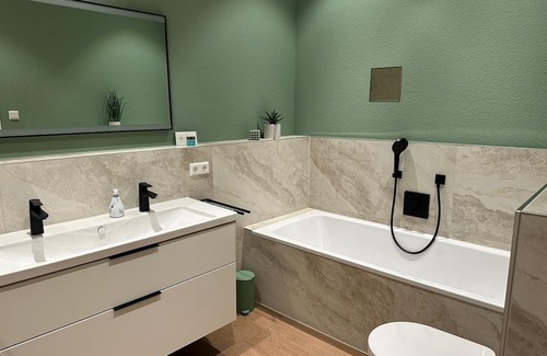 Tettnang Apartment | Traumwohnung Apartment M17 mit Wunderschöner Badewanne