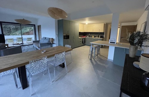 Molini House | Grande Villa Familiale, 8 Chambres, à 3 Minutes de la Plage et Commodités