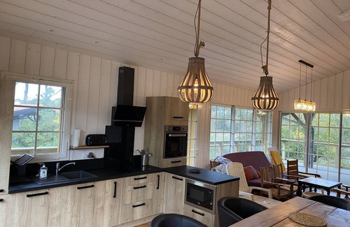 Saint-Julien-en-Born Villa | La Cabane sur le Courant