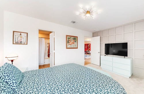 Willis House | Stylish & spacious getaway with large fenced yard & W/D - near lakes & golf