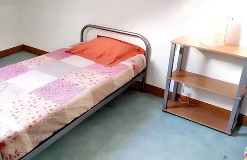 Mesnay Apartment | Homerez - Beautiful apartement for 5 ppl. with balcony at Mesnay